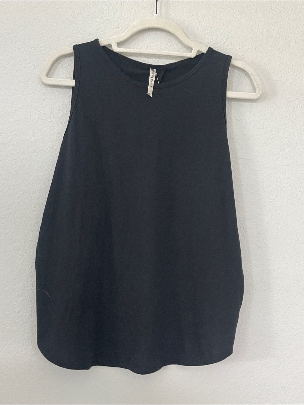 NWT Fabletics Millie Tank Split Back Essential Black Sleeveless Top L